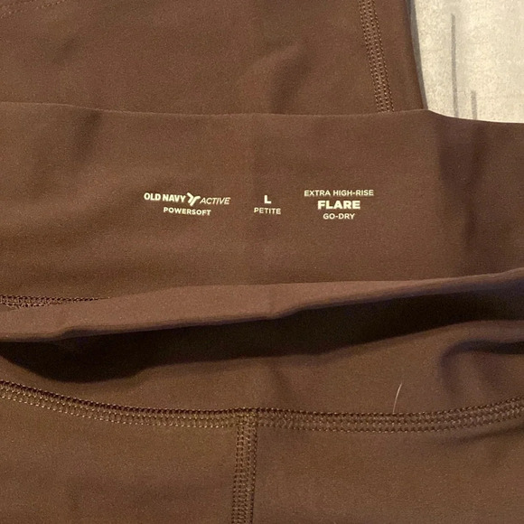 Old Navy GoDry Active Powersoft Flares - Picture 4 of 6